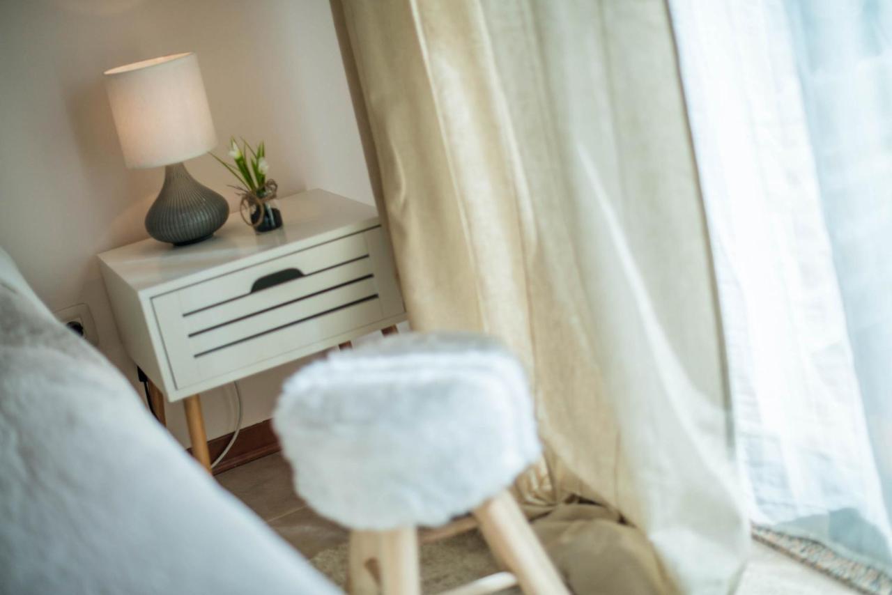 Apartment Studio Lara Rovigno Esterno foto